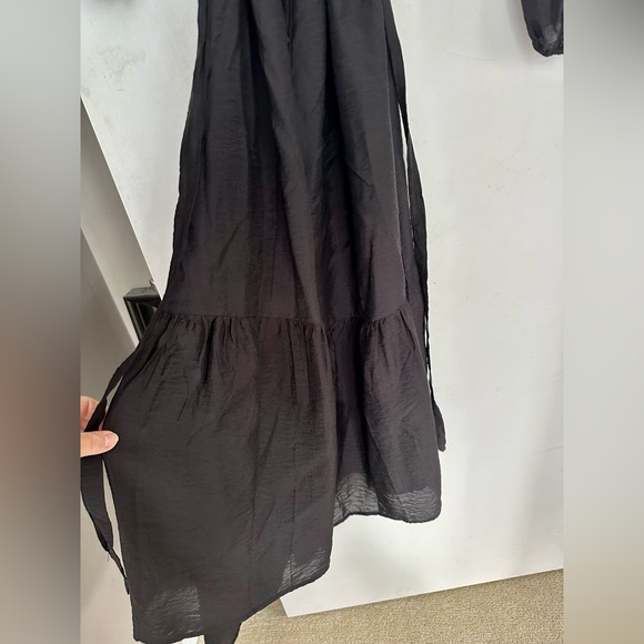 Cute, light, summer H&M black maxi dress with long sleeves. - Picture 10 of 12